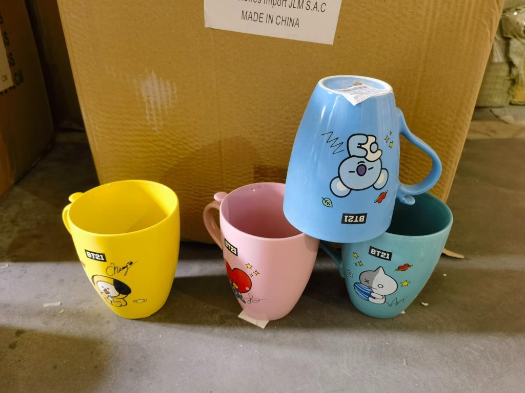 TAZA DE LOZA MODELO PERSONAJES ANIMADO BT21