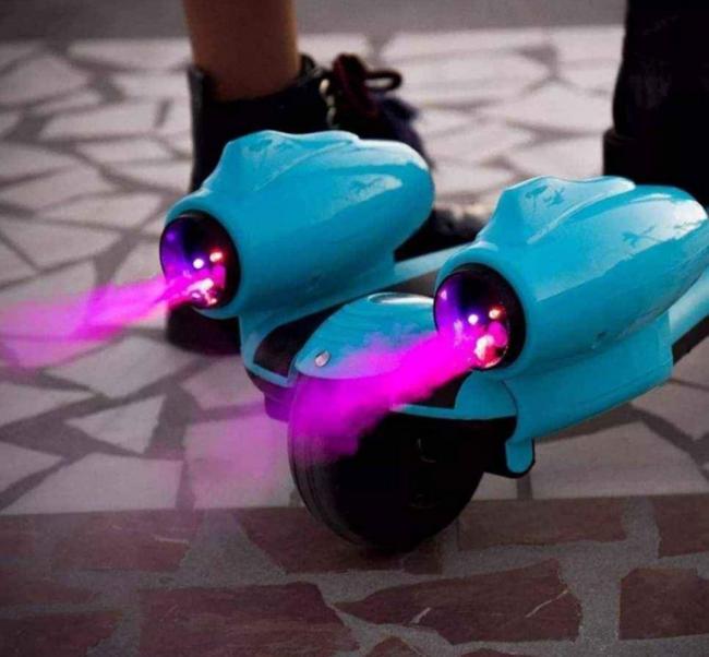 SCOOTER BOTA HUMO CON LUCES Y SONIDO 